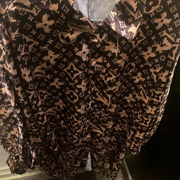 Louis Vuitton LV Designer button down top silk style monogrammed shirt size XL - Picture 8 of 16